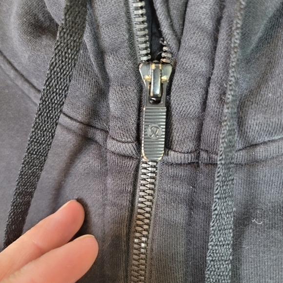 Lululemon Loop Back Hoodie in Acid Rubber Dye Black, sz 4 - Picture 8 of 16